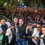 Cientos de varelenses bailaron con el repertorio de “Los Charros Originales” y la Orquesta Escuela