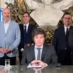 ¿Al final hay o no hay plata? (Para los amigos siempre hay plata)