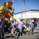 Trabajos de bacheo en hormigón sobre la calle Luis María Campos en Bernal