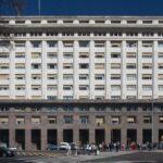 Deuda: Economía busca renovar $8,3 billones y vuelve a ofrecer bonos en dólares para 2028