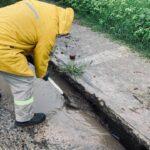 Siguen las lluvias: avanza el saneamiento hidráulico en los desagües del distrito