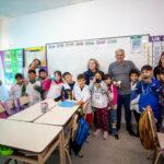 El Intendente fue entrevistado por chicos de la Primaria N° 33 y el Jardín N° 920