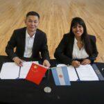 Encuentro entre funcionarios y representantes locales, y autoridades y empresarios del país asiático