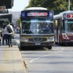 El Gobierno avanza con un plan para eliminar colectivos y reducir servicios en el AMBA