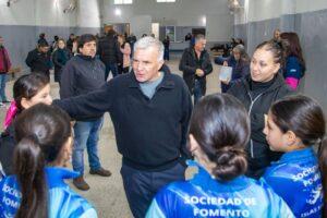 Carlos Balor recorrió las obras que avanzan en el Club y en la Sociedad de Fomento Islas Malvinas