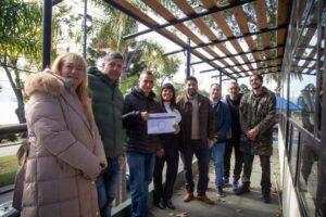 El municipio entregó el certificado de habilitación al local gastronómico “Río Haus Club” de La Ribera