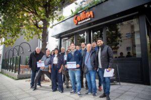 Eva Mieri compartió un desayuno de trabajo con comerciantes quilmeños y entregó certificados de habilitación