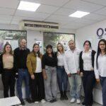 Eva Mieri y funcionarios recorrieron la oficina de atención a la comunidad en el Palacio Municipal