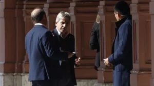 Caputo apeló a la contabilidad creativa para dibujar una baja de USD 20.000 millones de la deuda externa