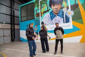Eva recorrió el Polideportivo Municipal Diego Armando Maradona y compartió una clase de educación física con alumnos secundarios