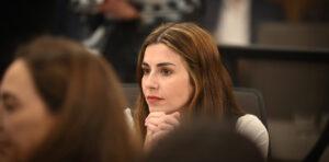 «La pauta no se terminó, se reparte entre los que defienden y militan al Gobierno»