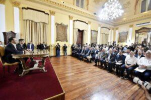 La gira federal del mandatario provincial llegó al norte del país