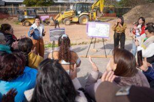 Mayra y Eva Mieri supervisaron las tareas iniciales de la construcción del nuevo polideportivo de Ezpeleta Oeste