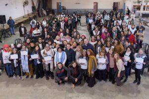 Manzaneras recibieron diplomas por su capacitación en cuidado de adultos y adultas mayores