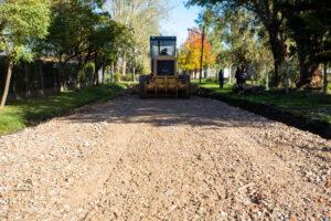 La Municipalidad de Berazategui sigue mejorando la transitabilidad en El Pato