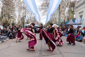 Un 9 de Julio con folklore en Florencio Varela