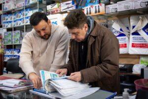 Emmanuel Santalla recorrió comercios de Avellaneda y dialogó con sus dueños sobre la crisis que atraviesa el sector