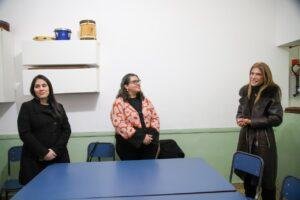 La intendenta de Avellaneda entregó mobiliario al Centro Educativo Terapéutico, Centro de Día y Hogar “APANAU”