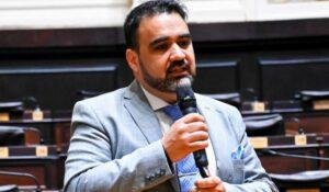 El diputado provincial Fabian Luayza y la concejal de Avellaneda Zunilda Benítez en charla de trabajo