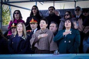 Mayra y Eva Mieri en el 66° aniversario de Bernal donde se anunció la finalización de la traza del Acceso Sudeste y un nuevo natatorio municipal