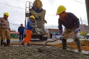 Nuevas veredas, luces y forestación: así avanza la renovación de Villa España