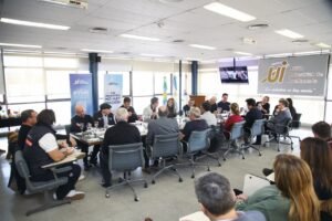 Magdalena Sierra se reunió con la comisión de la Unión Industrial de Avellaneda