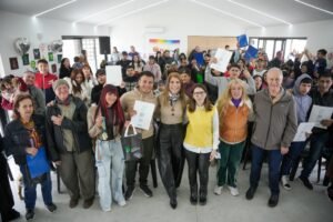 La intendenta Sierra y la ministra Batakis entregaron viviendas en Isla Maciel y Villa Tranquila