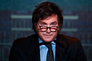 ¿Cómo? No era que intervenir en las deudas de morosos «era cómo robar”