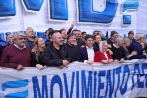 Descami­sados de Florencio Varela participó de la Marcha Federal Universitaria en defensa de la educación pública