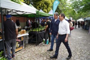 Mercado Activo, el paseo comercial municipal que eligieron los y las varelenses para hacer sus compras semanales