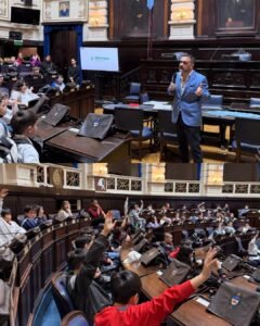 La Escuela Primaria Nº9 de Berazategui visito la cámara de Diputados de la provincia de Buenos Aires