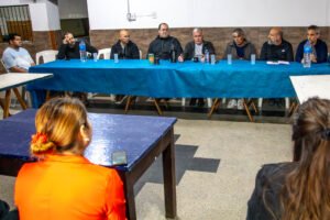 Carlos Balor se reunió con comerciantes y vecinos de Villa España