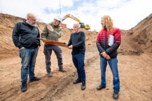 Carlos Balor supervisó la construcción de un canal pluvial en El Pato