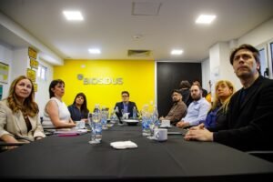 El municipio de Quilmes entregó el certificado de habilitación a la planta de producción de Biosidus en Bernal Oeste