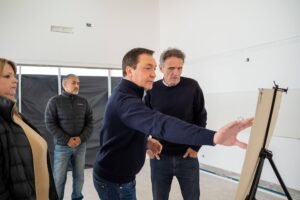 Andrés Watson y Gabriel Katopodis inspeccionaron el progreso en la construcción de un Centro de Desarrollo Infantil en Florencio Varela